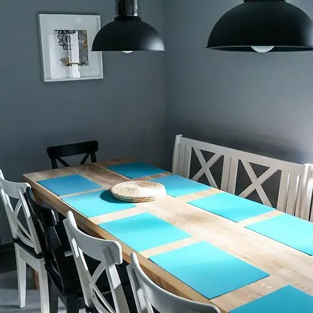 Wrzosowa 25 アパート *