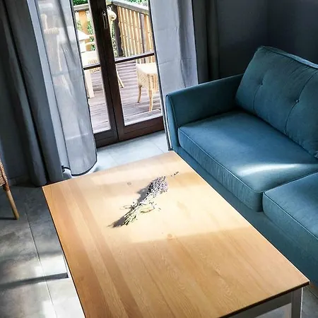 Wrzosowa 25 アパート *