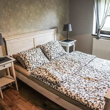 Wrzosowa 25 アパート *