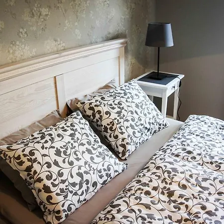 Wrzosowa 25 아파트